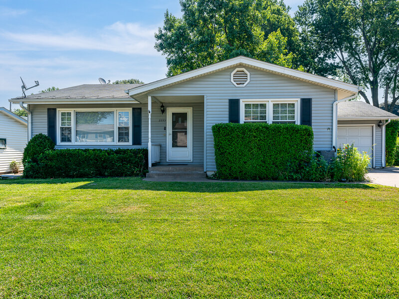 2233 Jebens Avenue Davenport IA 52804