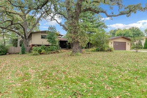 Photo of 10 Clarendon Hills Road Willowbrook IL 60527