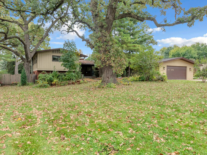 10 Clarendon Hills Road Willowbrook IL 60527