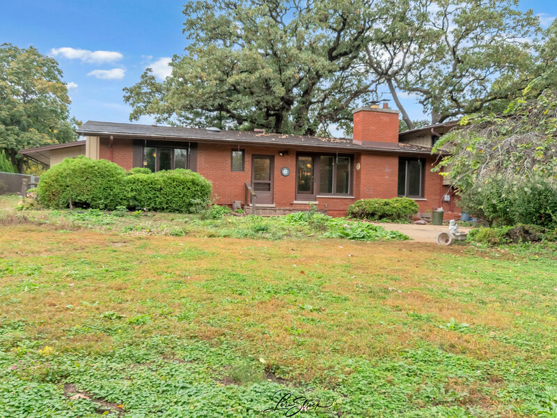 10 Clarendon Hills Road Willowbrook IL 60527