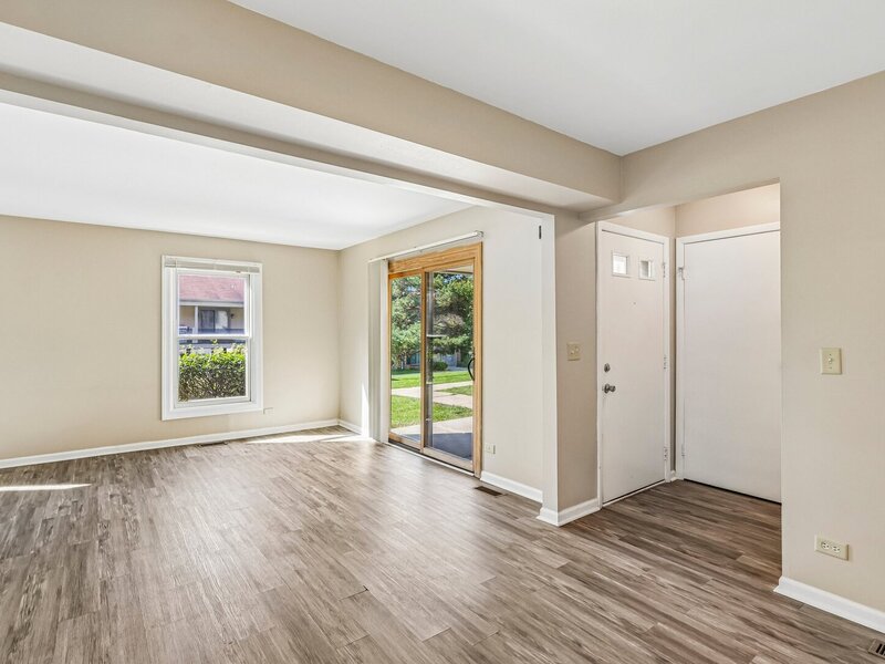 1760 Bristol Walk Hoffman Estates IL 60169