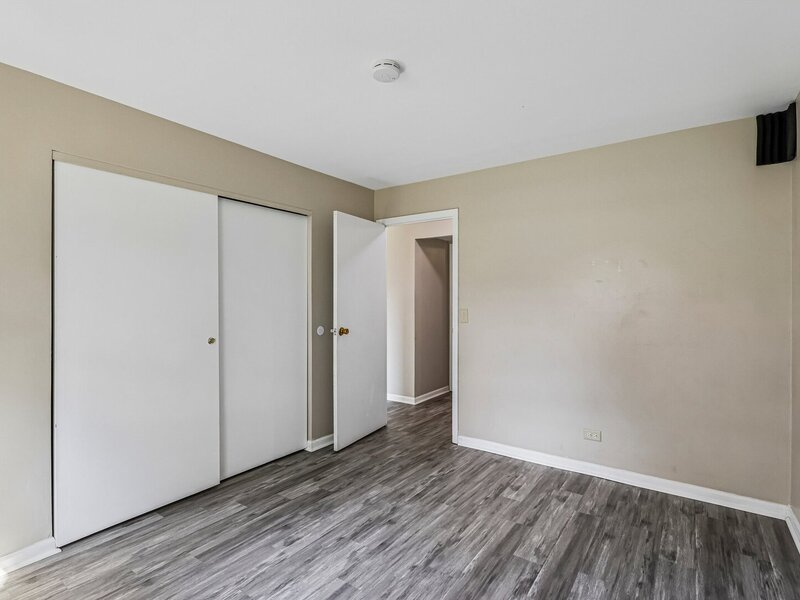 1760 Bristol Walk Hoffman Estates IL 60169