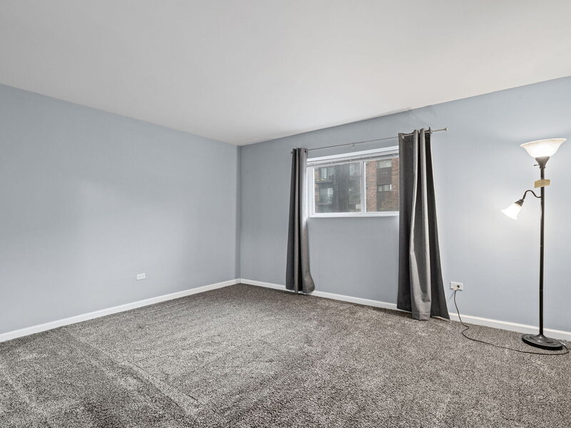 8894 Knight Avenue Des Plaines IL 60016