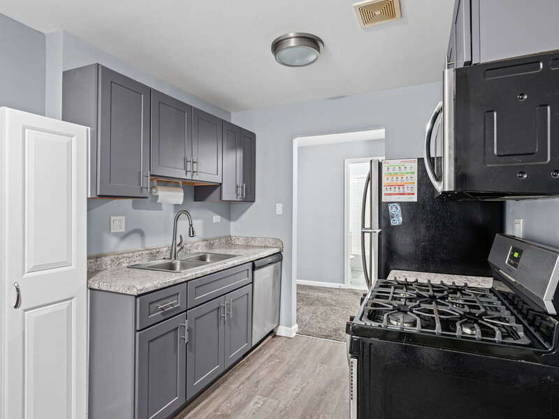 8894 Knight Avenue Des Plaines IL 60016