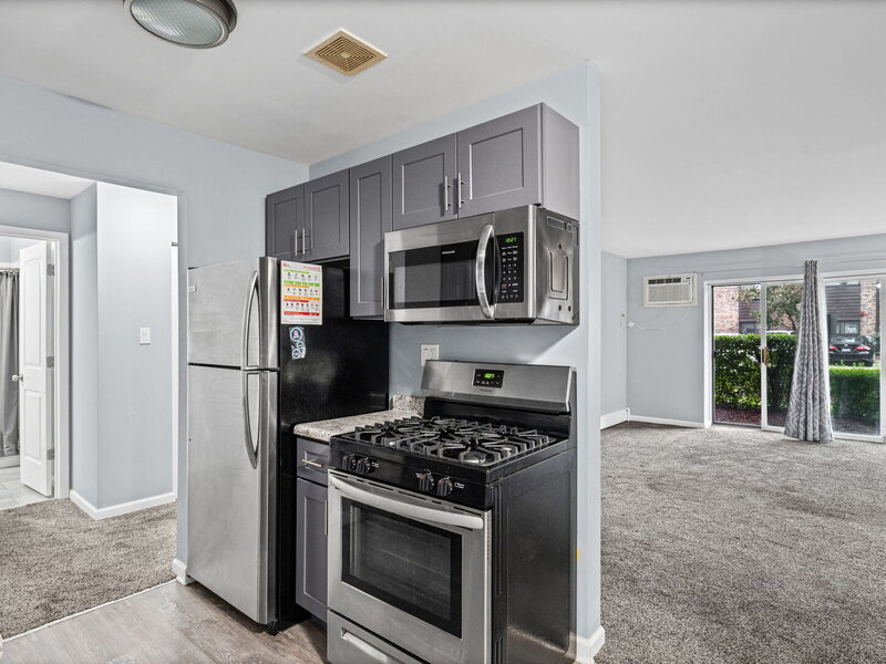 8894 Knight Avenue Des Plaines IL 60016