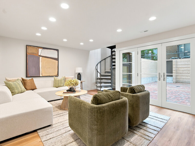 67 W Schiller Street Chicago IL 60610