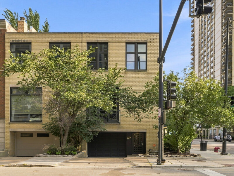 67 W Schiller Street Chicago IL 60610