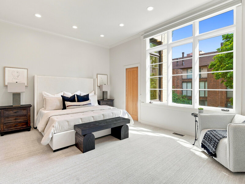 67 W Schiller Street Chicago IL 60610