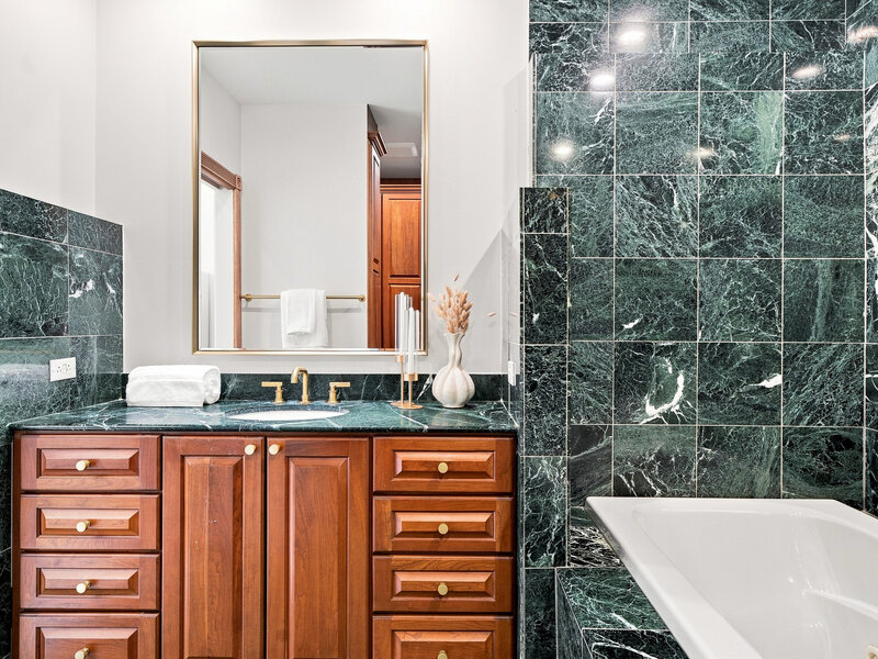 67 W Schiller Street Chicago IL 60610