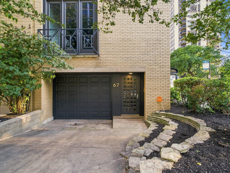 67 W Schiller Street Chicago IL 60610