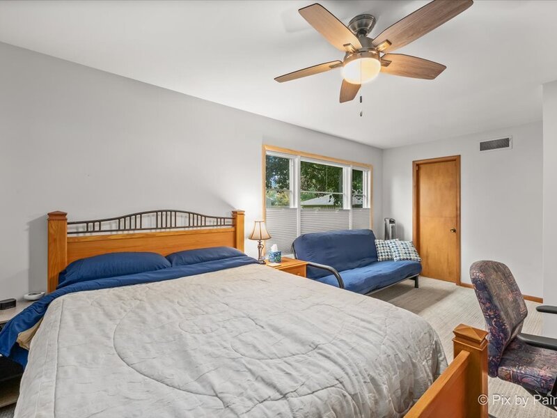 1070 Rose Court Woodstock IL 60098