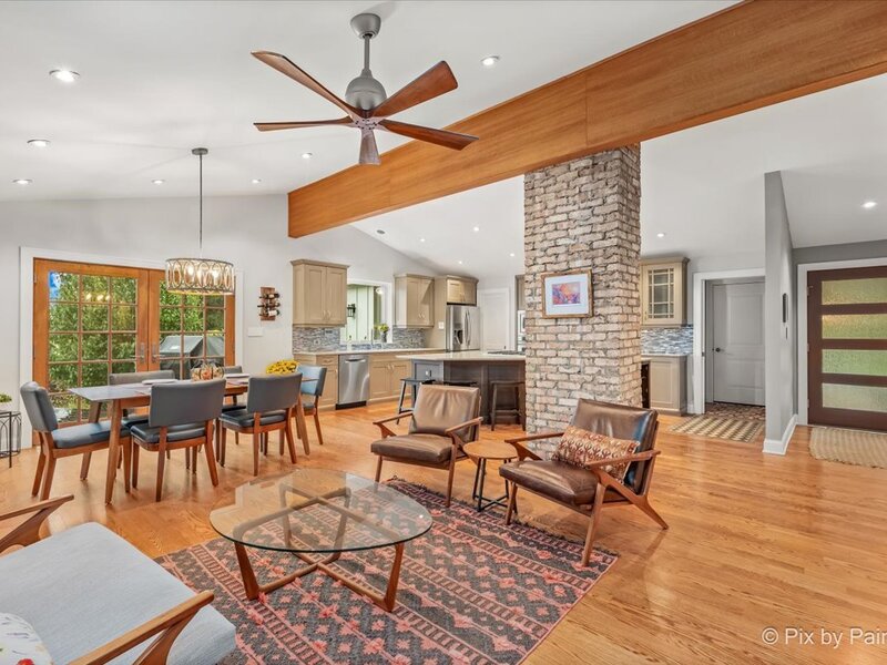 1070 Rose Court Woodstock IL 60098