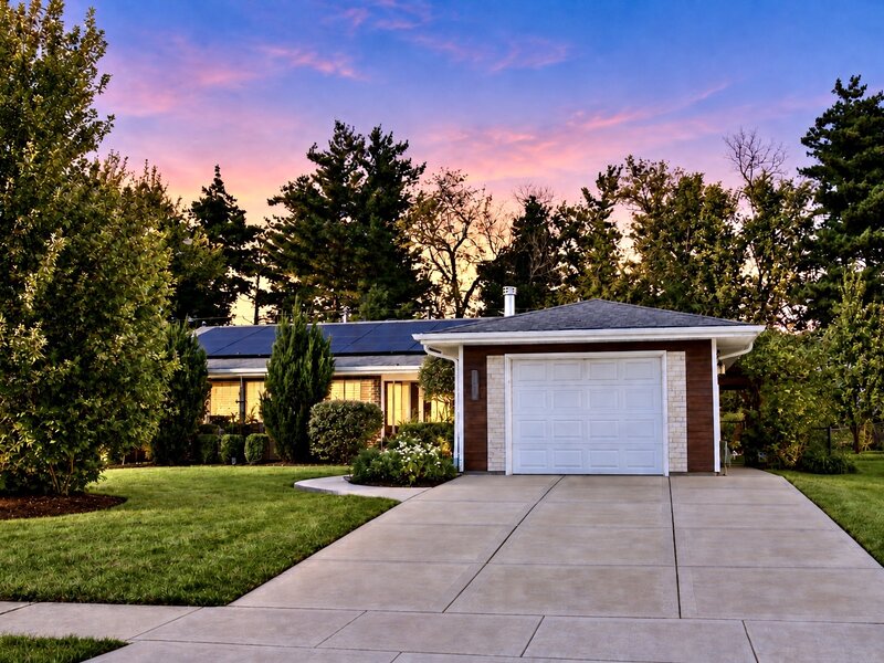 1470 Edgefield Lane Hoffman Estates IL 60169