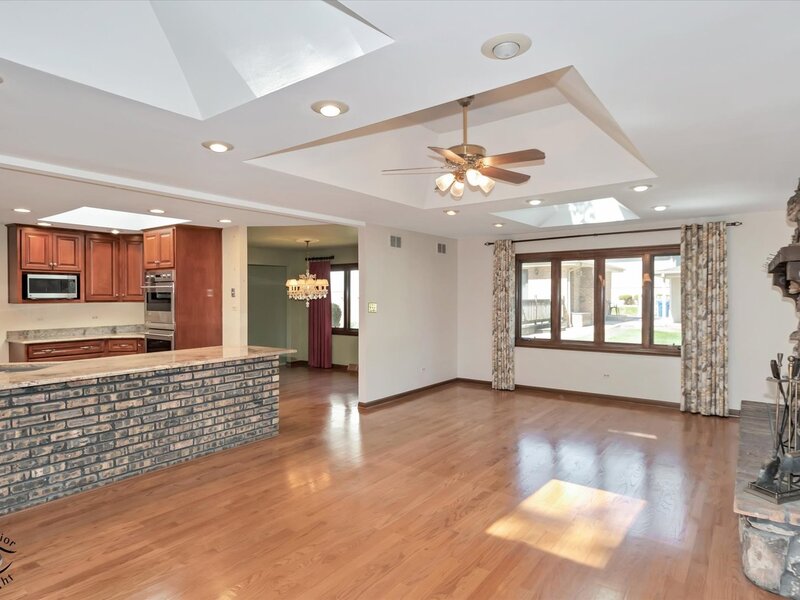 9953 S 82nd Court Palos Hills IL 60465
