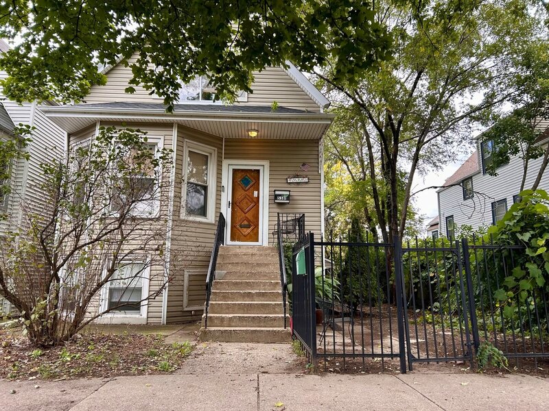 5381 N Bowmanville Avenue Chicago IL 60625