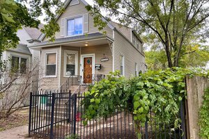 Photo of 5381 N Bowmanville Avenue Chicago IL 60625