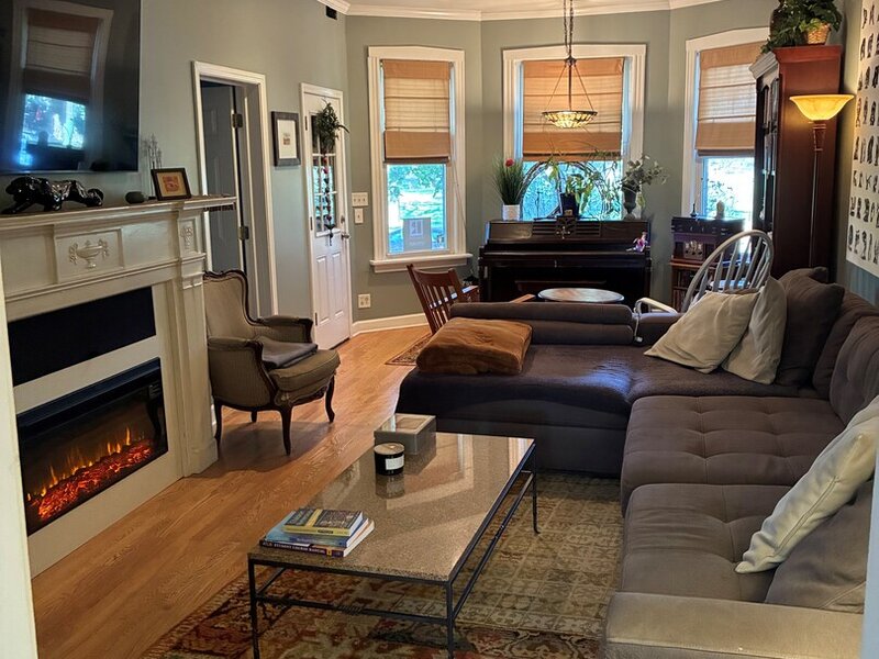 5381 N Bowmanville Avenue Chicago IL 60625