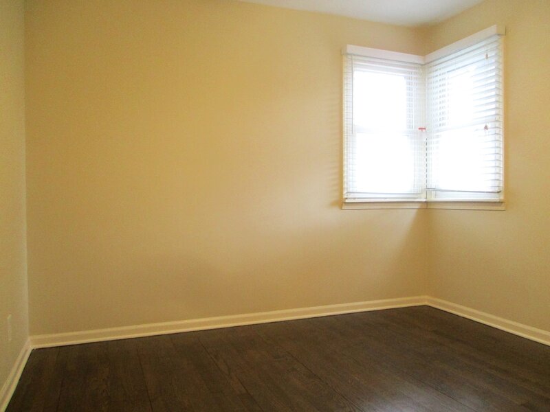448 Midway Drive Mundelein IL 60060