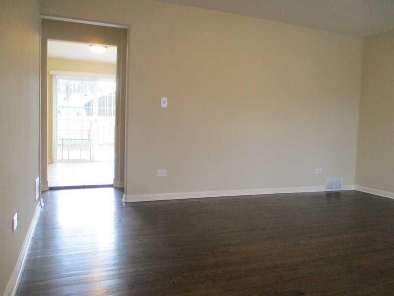448 Midway Drive Mundelein IL 60060