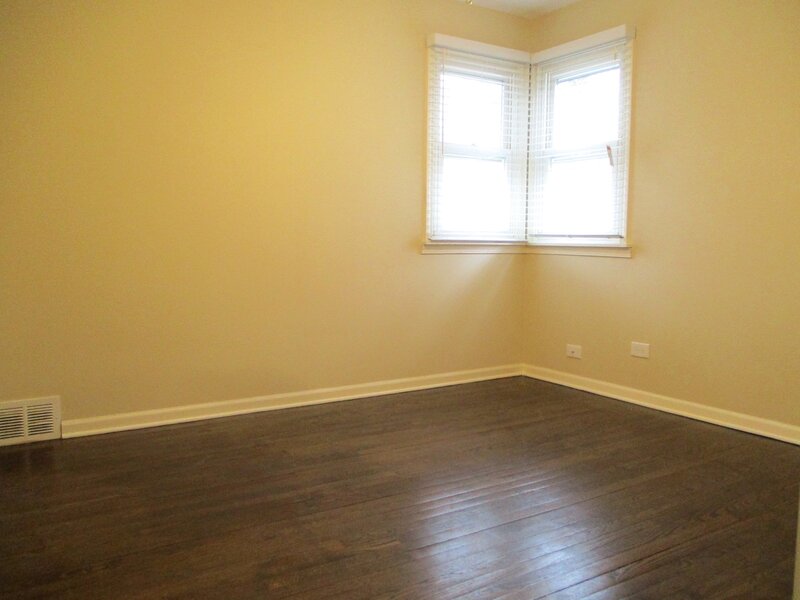 448 Midway Drive Mundelein IL 60060