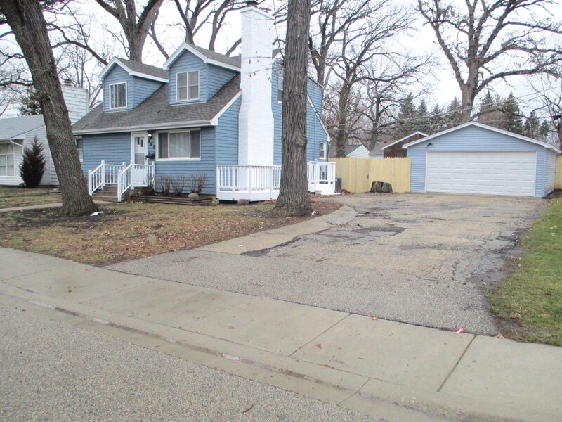 448 Midway Drive Mundelein IL 60060