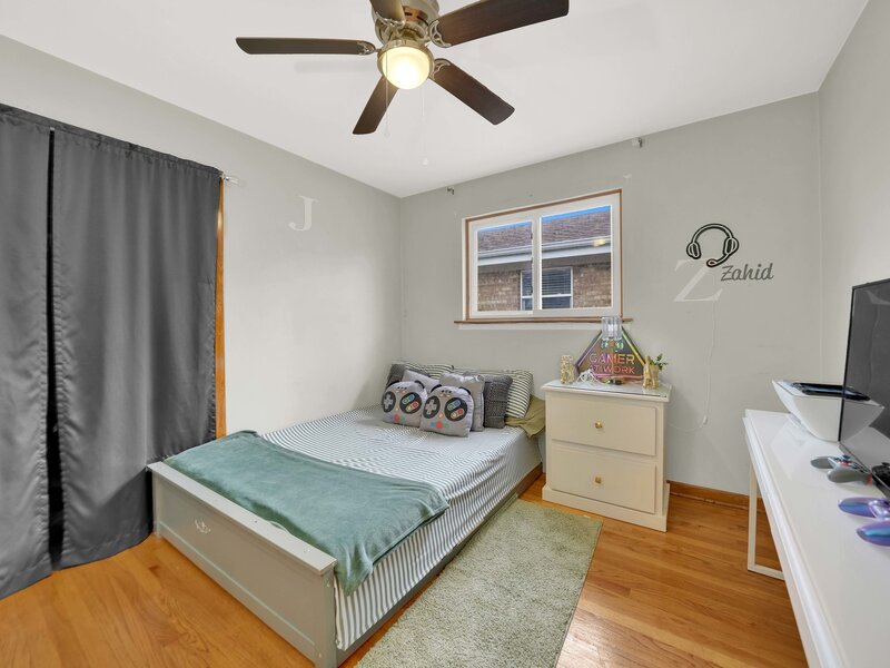 3719 W 66th Place Chicago IL 60629