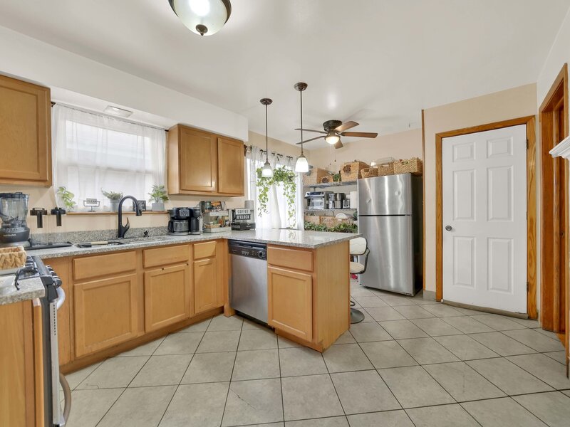 3719 W 66th Place Chicago IL 60629