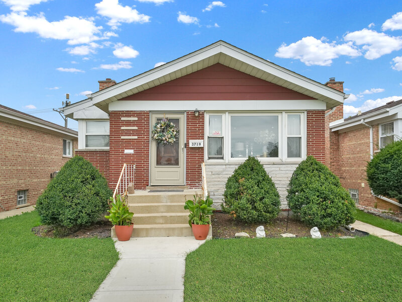 3719 W 66th Place Chicago IL 60629