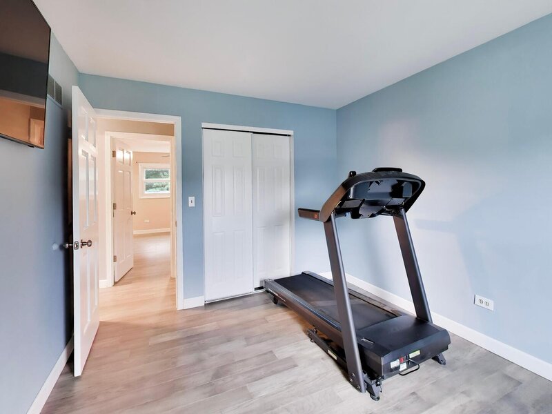 63 Lockman Circle Elgin IL 60123