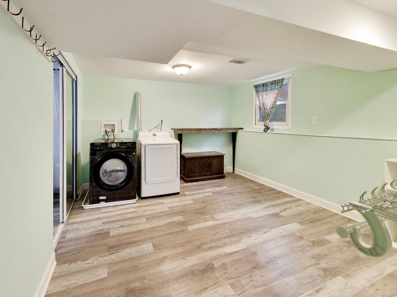 63 Lockman Circle Elgin IL 60123