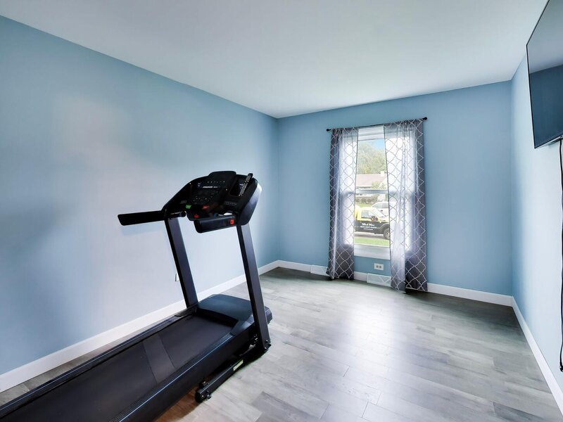 63 Lockman Circle Elgin IL 60123
