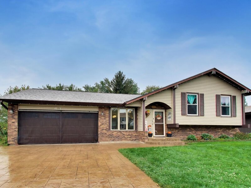 63 Lockman Circle Elgin IL 60123