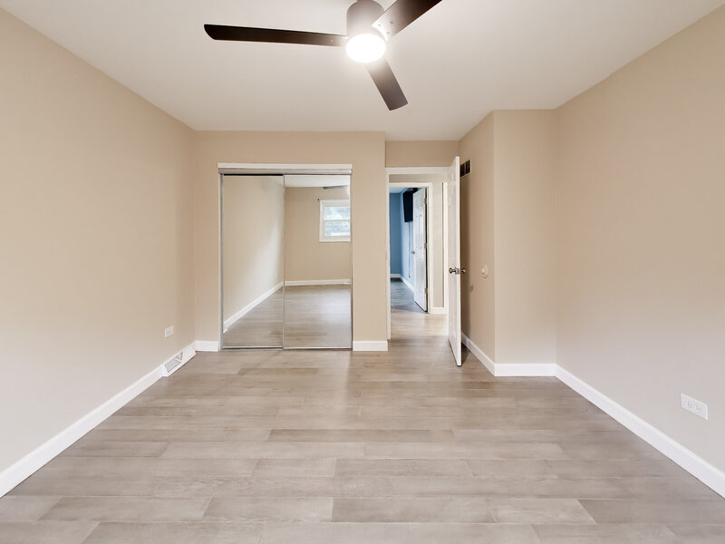 63 Lockman Circle Elgin IL 60123