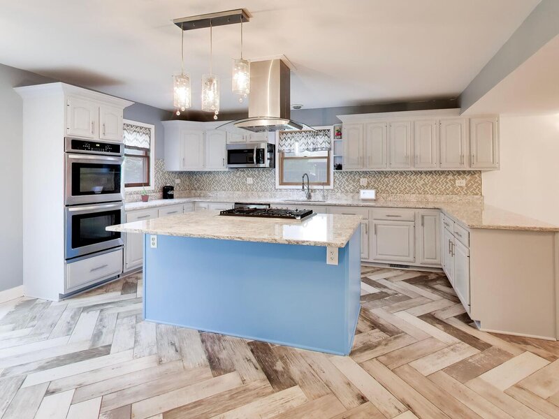 63 Lockman Circle Elgin IL 60123