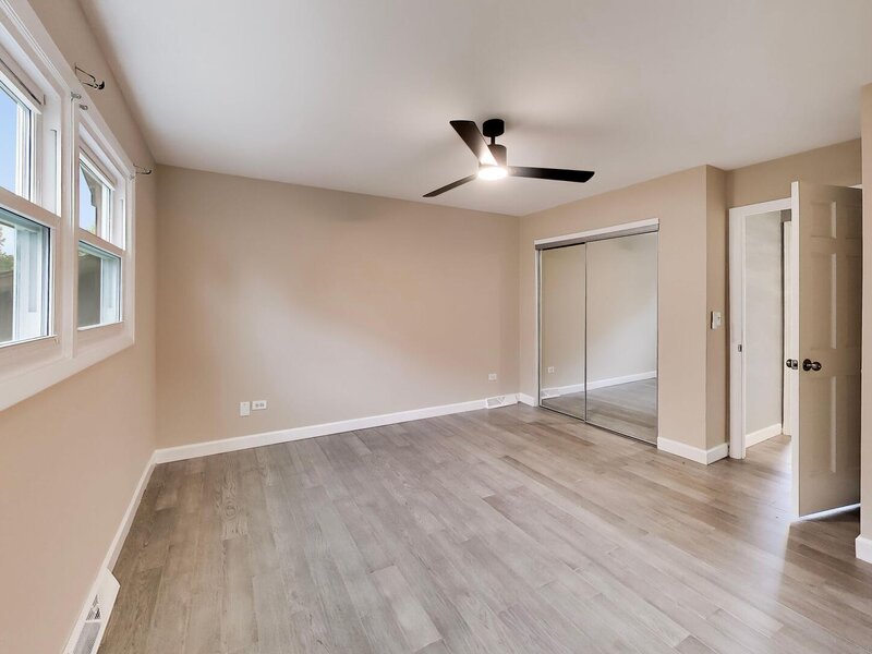 63 Lockman Circle Elgin IL 60123