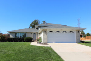 Photo of 17012 Grissom Drive Tinley Park IL 60477