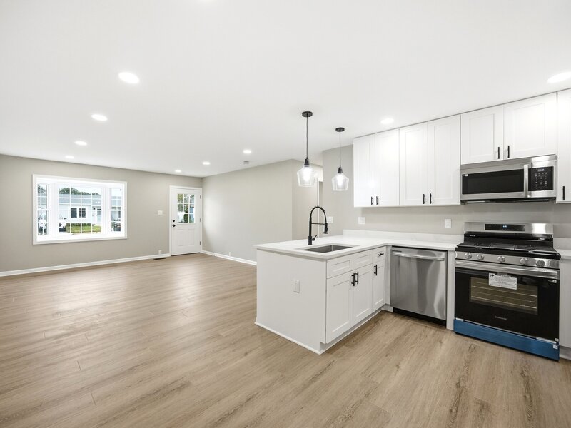 512 Concord Avenue Romeoville IL 60446