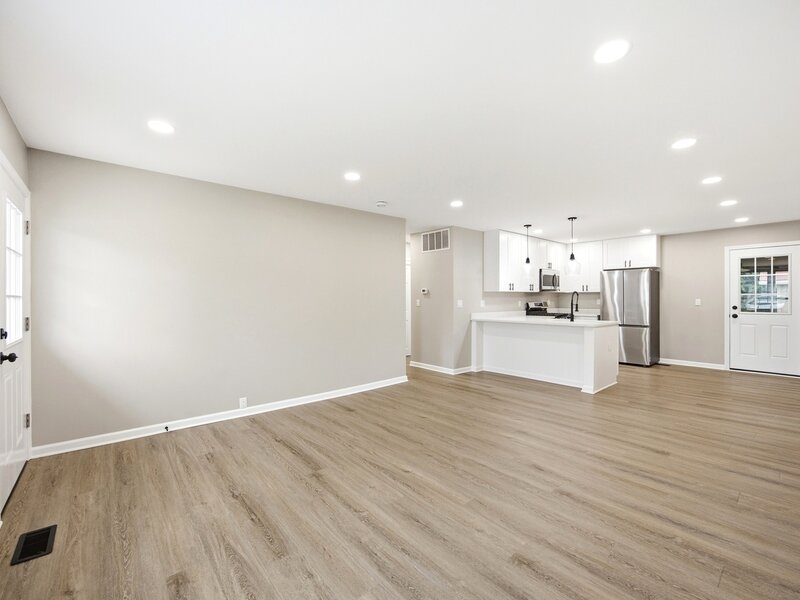 512 Concord Avenue Romeoville IL 60446