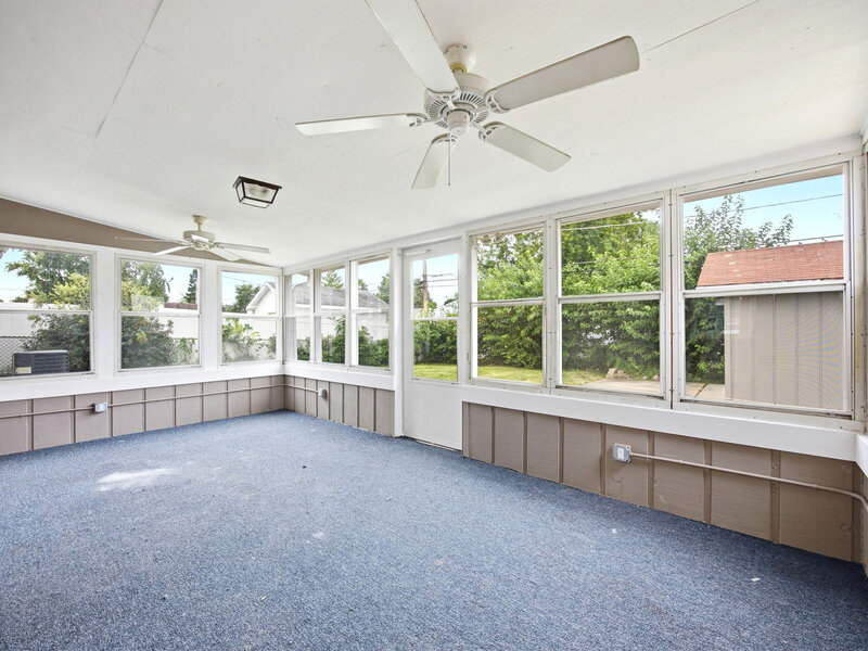 512 Concord Avenue Romeoville IL 60446