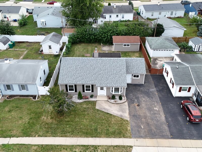 512 Concord Avenue Romeoville IL 60446