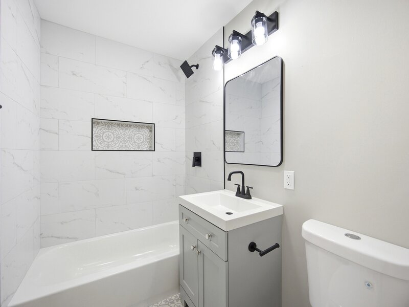 512 Concord Avenue Romeoville IL 60446