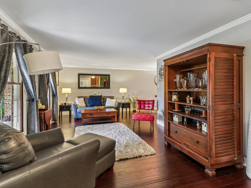6 Bridlespur Drive Naperville IL 60540
