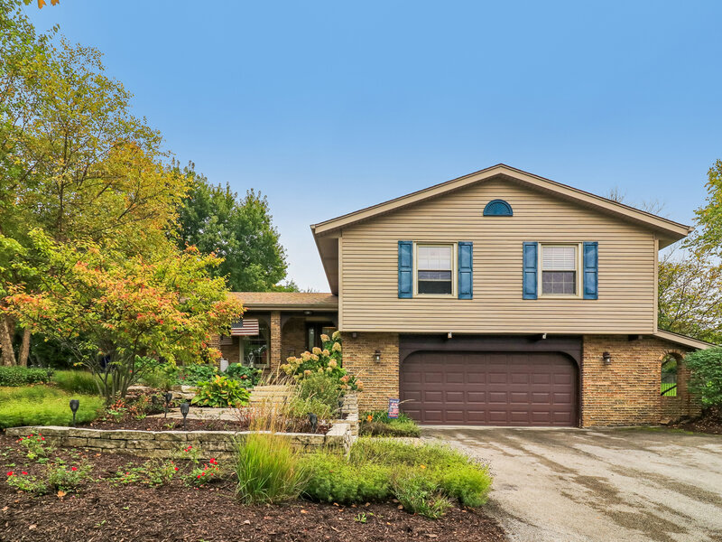 6 Bridlespur Drive Naperville IL 60540