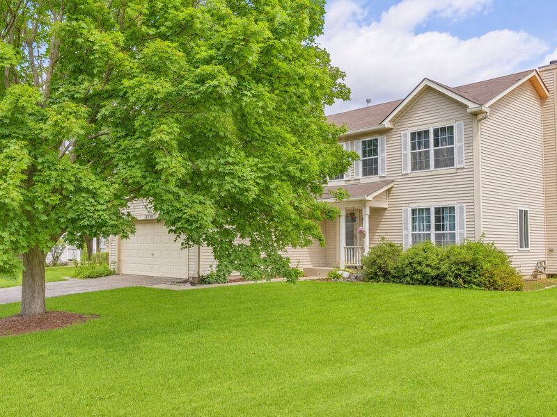 2734 Imperial Valley Trail Aurora IL 60503