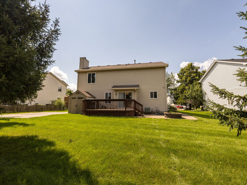 2734 Imperial Valley Trail Aurora IL 60503