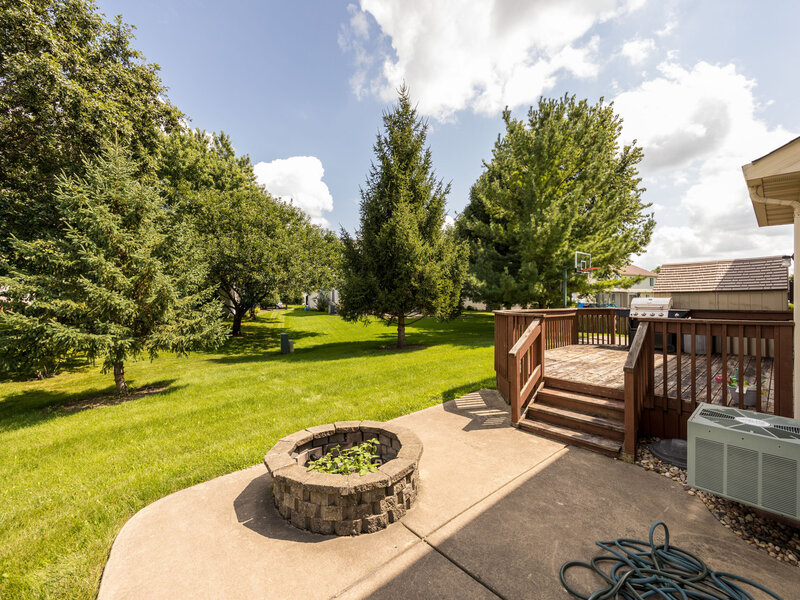 2734 Imperial Valley Trail Aurora IL 60503