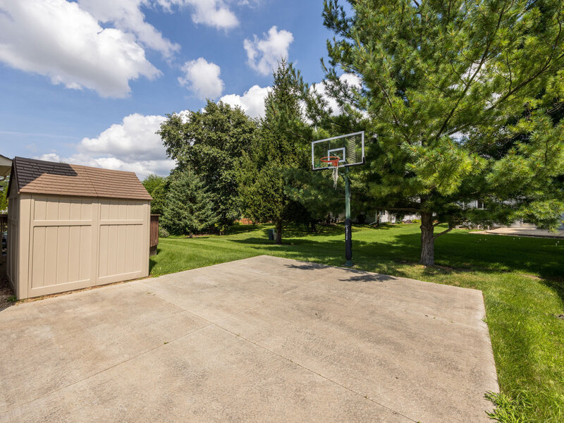 2734 Imperial Valley Trail Aurora IL 60503