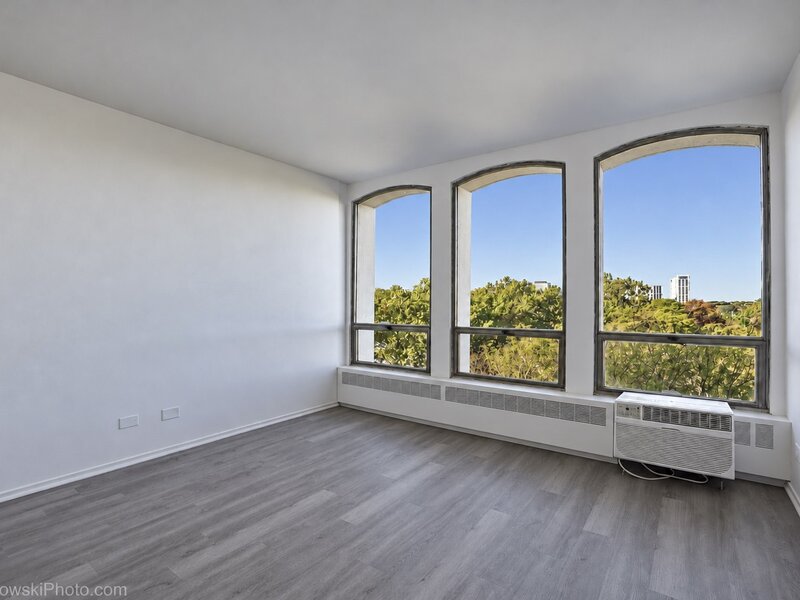 1400 E 55th Street Chicago IL 60637