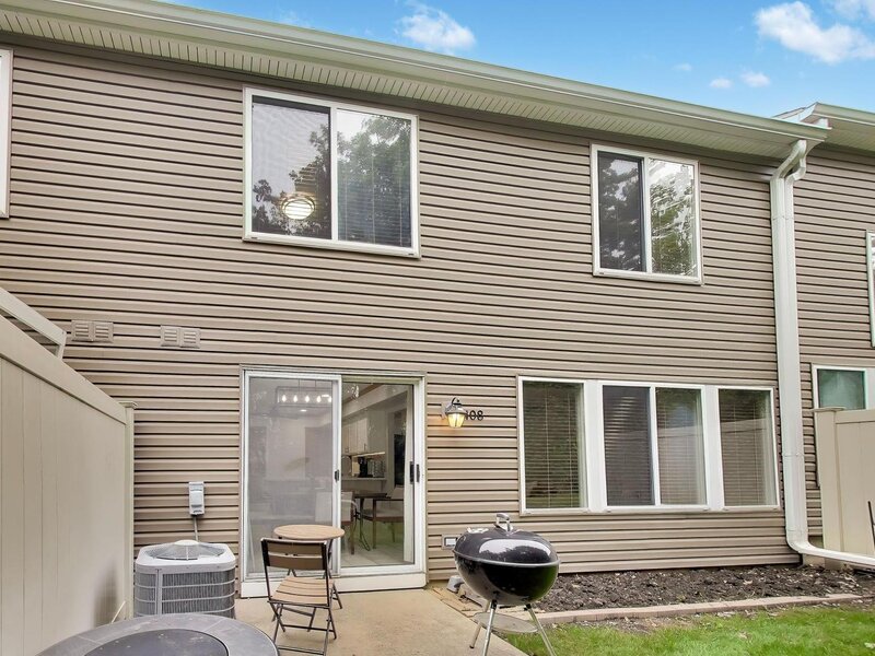 408 Locksley Drive Streamwood IL 60107