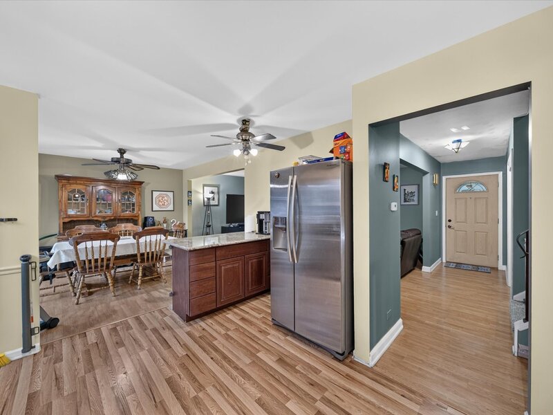 824 Dolores Drive Bensenville IL 60106